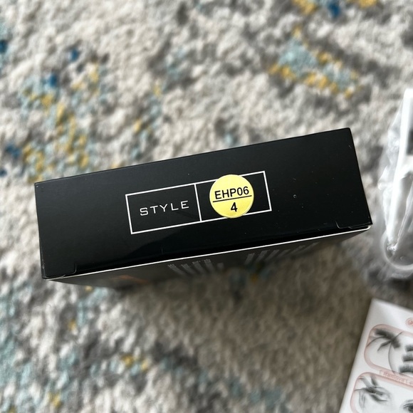 2 Pairs Magnetic False Eye Lashes Size “Full” w Magnetic Case & Applicator NWT - Picture 4 of 7